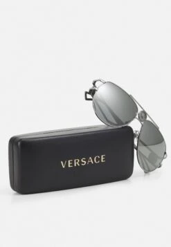 Versace UnisexOcchiali Da SoleGunmetal Uomo Occhiali Da Sole 1VE54K00Q-C11 10 Versace UnisexOcchiali Da SoleGunmetal Uomo Occhiali Da Sole 1VE54K00Q-C11 -Accessories 08b6cd85892747b0837dd8dcfe79164d