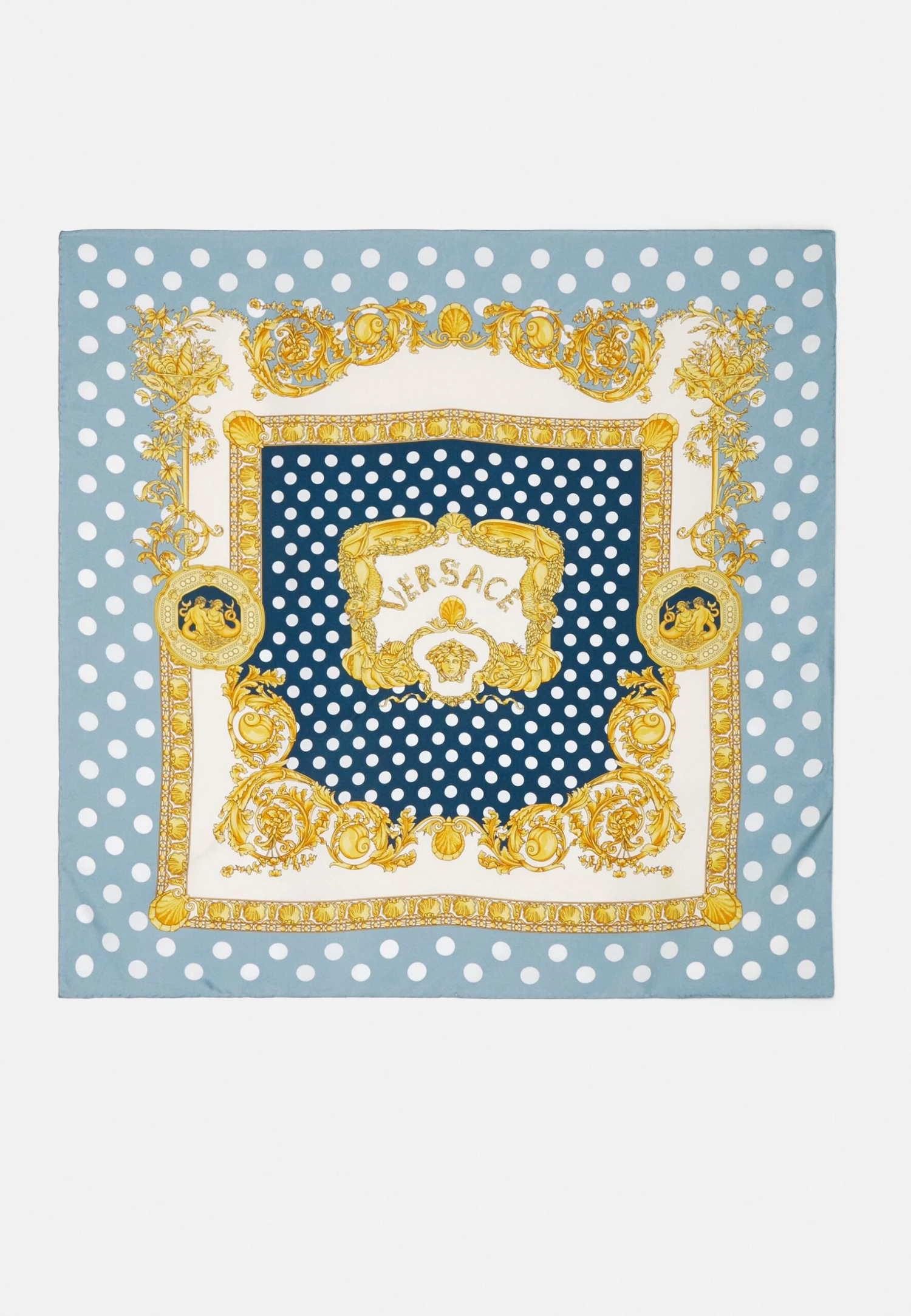 Versace 90X90 La Vacanza Barocco Foulard Print UnisexFoulardLight Blue+Ivory Donna Sciarpe 1VE54G01G-K11 1 Versace 90X90 La Vacanza Barocco Foulard Print UnisexFoulardLight Blue+Ivory Donna Sciarpe 1VE54G01G-K11