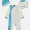Versace Baby Gift Allover Kids Logo SetBerrettoBianco/Azzurro Bambini Tute E Set 1VE23D00C-A11