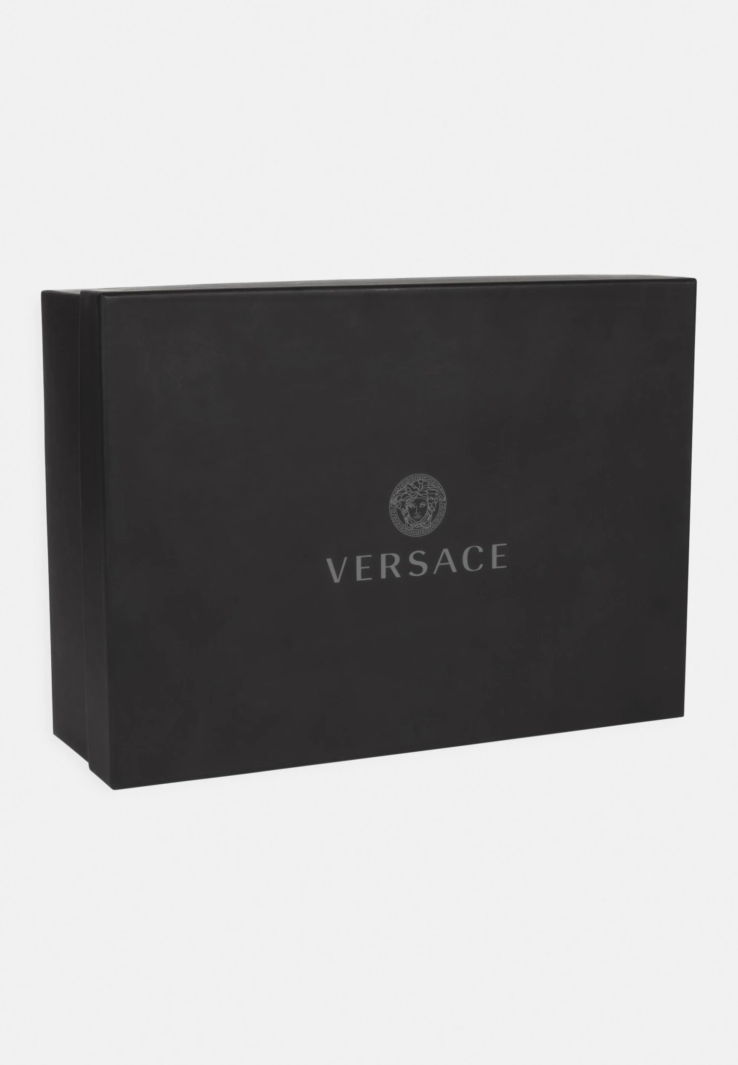 Versace Bath Robe Young Tessuto Spugna UnisexAccappatoioRosa Candy Bambini Intimo E Per La Notte 1VE86B00F-J11 4 Versace Bath Robe Young Tessuto Spugna UnisexAccappatoioRosa Candy Bambini Intimo E Per La Notte 1VE86B00F-J11 - immagine 4