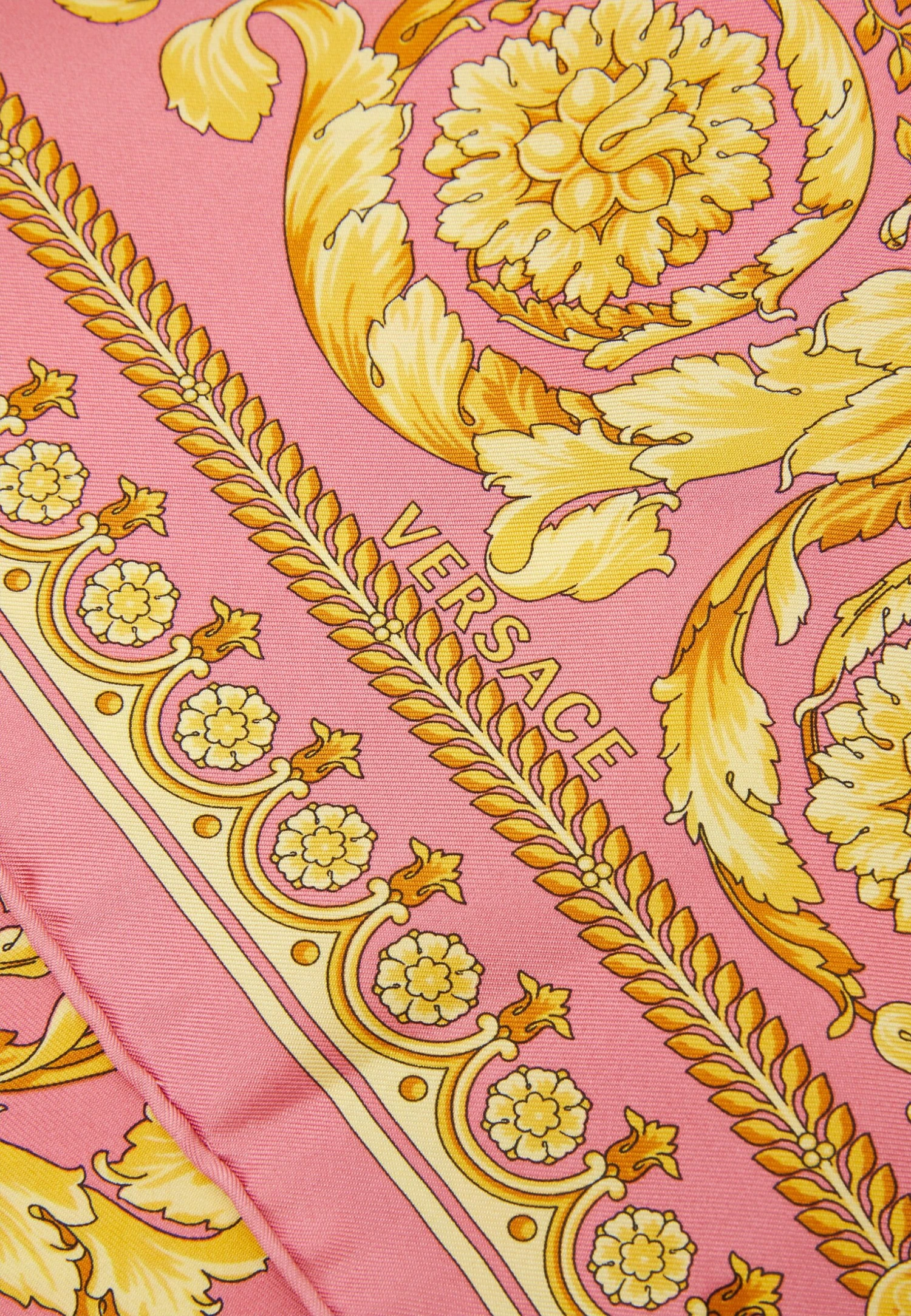 Versace Foulard Barocco PrintFoulardPink/Gold Donna Sciarpe 1VE51G02E-J11 5 Versace Foulard Barocco PrintFoulardPink/Gold Donna Sciarpe 1VE51G02E-J11 - immagine 5