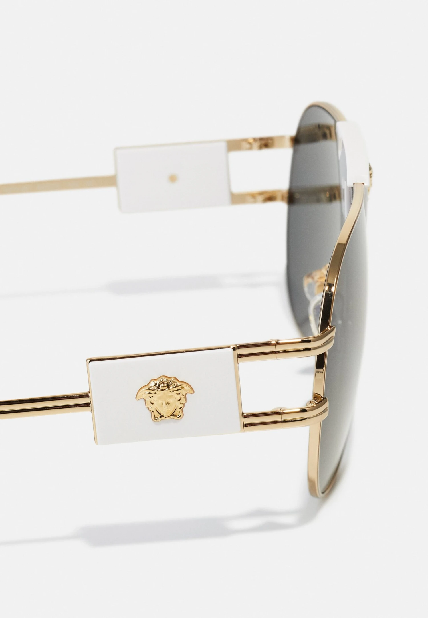 Versace UnisexOcchiali Da SoleGold Donna Occhiali Da Sole 1VE54K031-F11 3 Versace UnisexOcchiali Da SoleGold Donna Occhiali Da Sole 1VE54K031-F11 - immagine 3