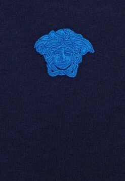 Versace Medusa UnisexT-Shirt BasicNavy+Sapphire Bambini T-shirt & Top 1VE26G01I-K11 5 Versace Medusa UnisexT-Shirt BasicNavy+Sapphire Bambini T-shirt & Top 1VE26G01I-K11 -Accessories 26c573441caf4e5e9eb2bde882d1f11f
