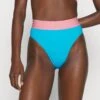 Versace HighwaistBikini Pezzo SottoMediterranean Blue/Flamingo Donna Moda Mare 1VE81I00X-K11