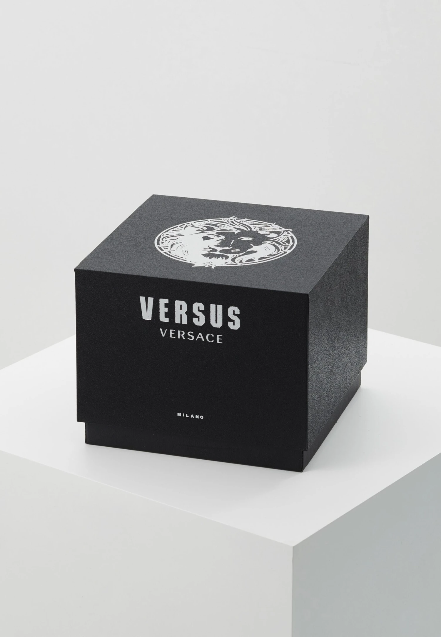 Versus Versace TortonaOrologioSilver-Coloured/Gold-Coloured Donna Orologi VE051M020-D11 4 Versus Versace TortonaOrologioSilver-Coloured/Gold-Coloured Donna Orologi VE051M020-D11 - immagine 4