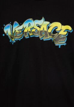 Versace Street Stampa Logo UnisexMaglietta A Manica LungaNero/Grigio/Azzurro/Multi-Coloured Bambini T-shirt & Top 1VE26G039-Q11 -Accessories 48ceef3107ae49e781f47eba5216f8af