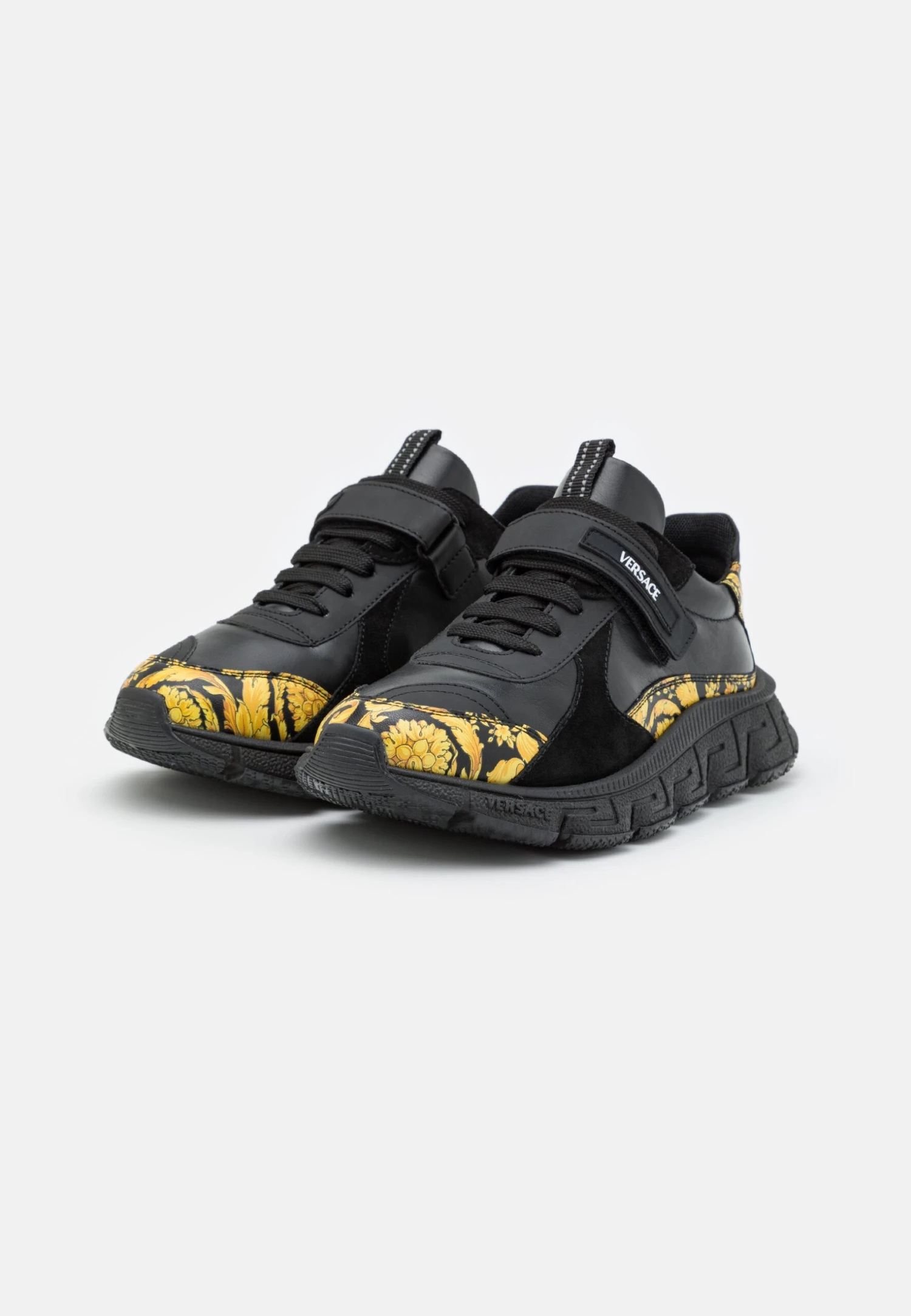 Versace Trigreca UnisexSneakers BasseBlack/Gold Bambini Sneakers 1VE16D010-Q11 2 Versace Trigreca UnisexSneakers BasseBlack/Gold Bambini Sneakers 1VE16D010-Q11 - immagine 2