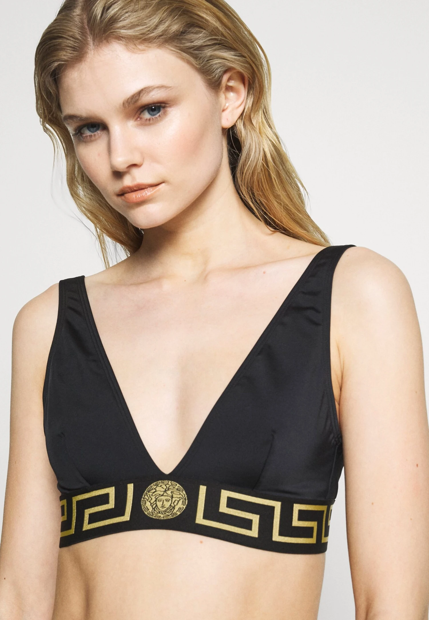 Versace Triangolo Mare DonnaBikini Pezzo SopraNero Donna Moda Mare 1VE81J006-Q11 4 Versace Triangolo Mare DonnaBikini Pezzo SopraNero Donna Moda Mare 1VE81J006-Q11 - immagine 4