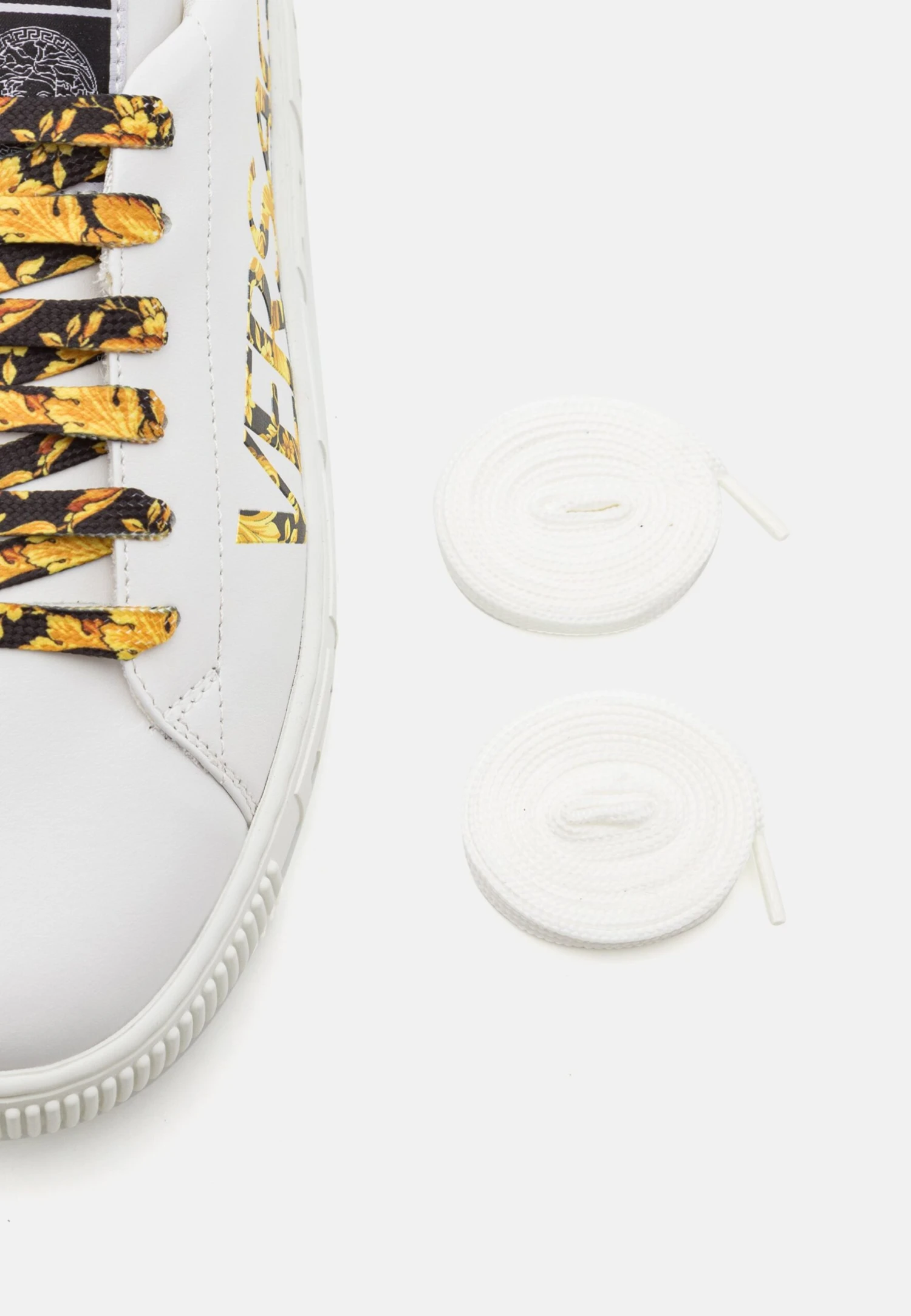 Versace La Greca UnisexSneakers BasseBlack/White/Gold Bambini Sneakers 1VE16D013-Q11 6 Versace La Greca UnisexSneakers BasseBlack/White/Gold Bambini Sneakers 1VE16D013-Q11 - immagine 6