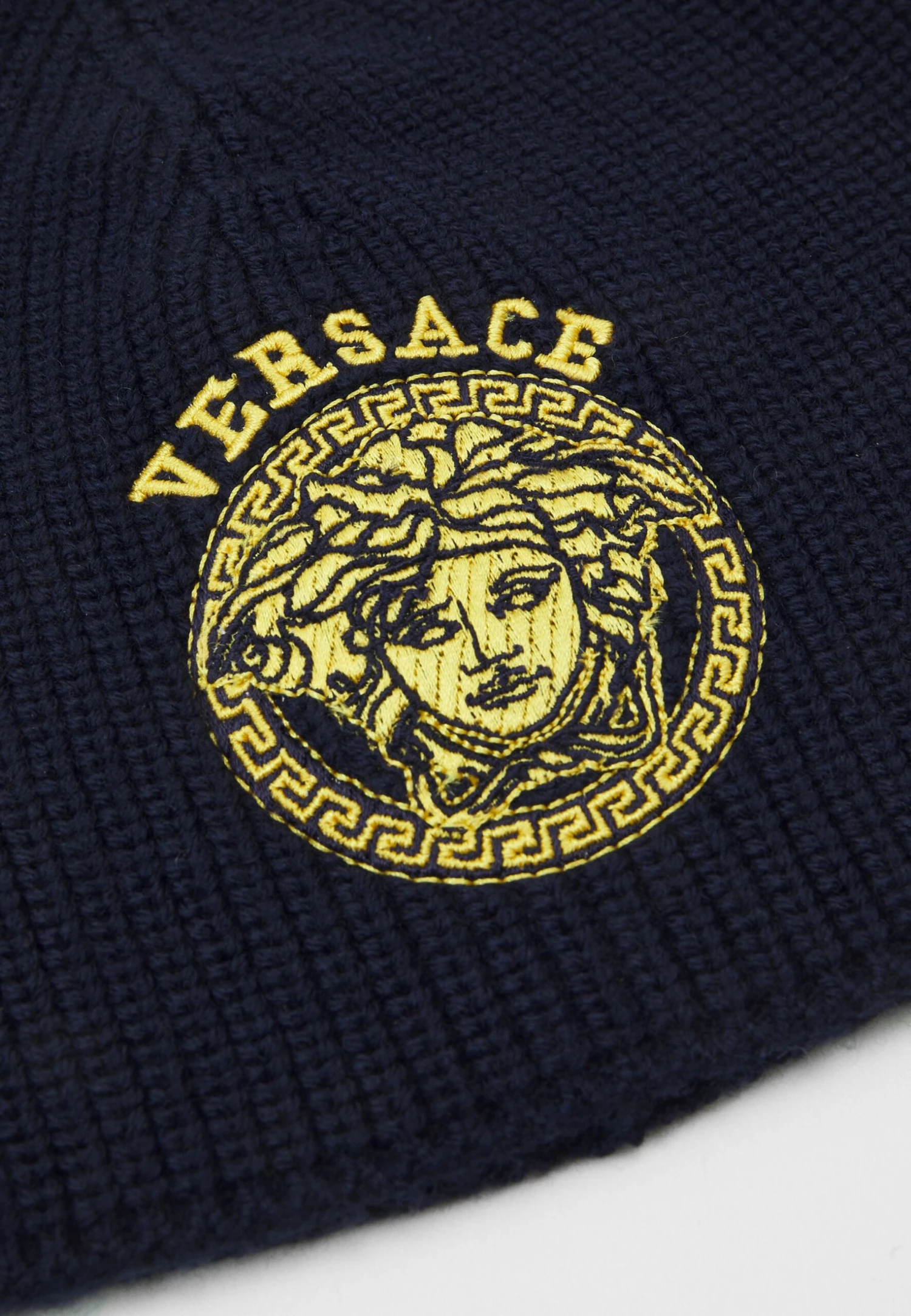 Versace Other Serie Ricamo Medusa Logo UnisexBerrettoNavy Uomo Cappellie Berretti 1VE53W005-K11 3 Versace Other Serie Ricamo Medusa Logo UnisexBerrettoNavy Uomo Cappellie Berretti 1VE53W005-K11 - immagine 3