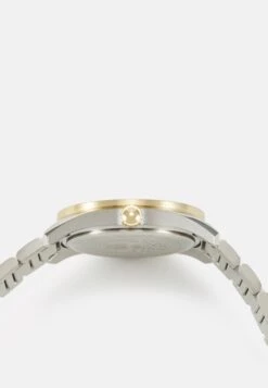 Greca DomeOrologioSilver-Coloured/Gold-Coloured/Blue Uomo Orologi VEF52M02N-D11 -Accessories 651cd91c5efd4e9f84b60251abab20c8