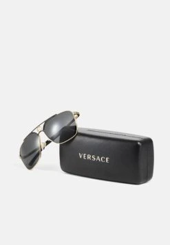 Versace UnisexOcchiali Da SoleGold-Coloured/Matte Black Uomo Occhiali Da Sole 1VE54K025-F11 8 Versace UnisexOcchiali Da SoleGold-Coloured/Matte Black Uomo Occhiali Da Sole 1VE54K025-F11 -Accessories 652f6f1d06b44850bc2dfeabc3cb7198