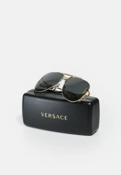 Versace UnisexOcchiali Da SoleGold-Coloured Uomo Occhiali Da Sole 1VE54K02I-F11 8 Versace UnisexOcchiali Da SoleGold-Coloured Uomo Occhiali Da Sole 1VE54K02I-F11 -Accessories 65314576d3f64b329862398a78286668