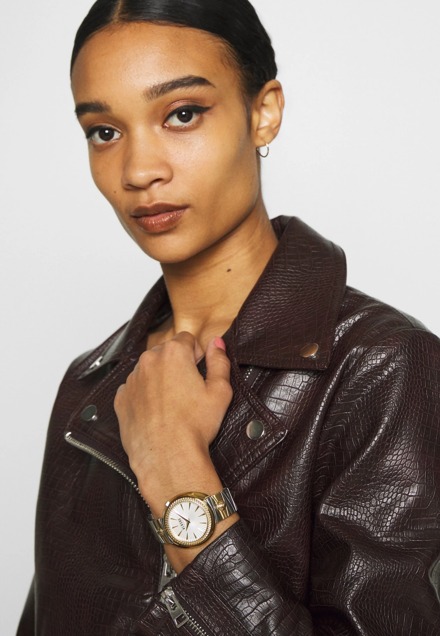 Versus Versace TortonaOrologioSilver-Coloured/Gold-Coloured Donna Orologi VE051M020-D11 2 Versus Versace TortonaOrologioSilver-Coloured/Gold-Coloured Donna Orologi VE051M020-D11 - immagine 2