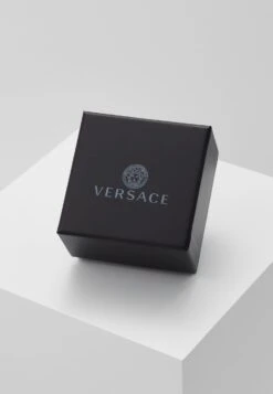 Versace Unisex - Anello - Nero/Oro Tribute -Accessories 6e82f59423864141baa939c147784a5e
