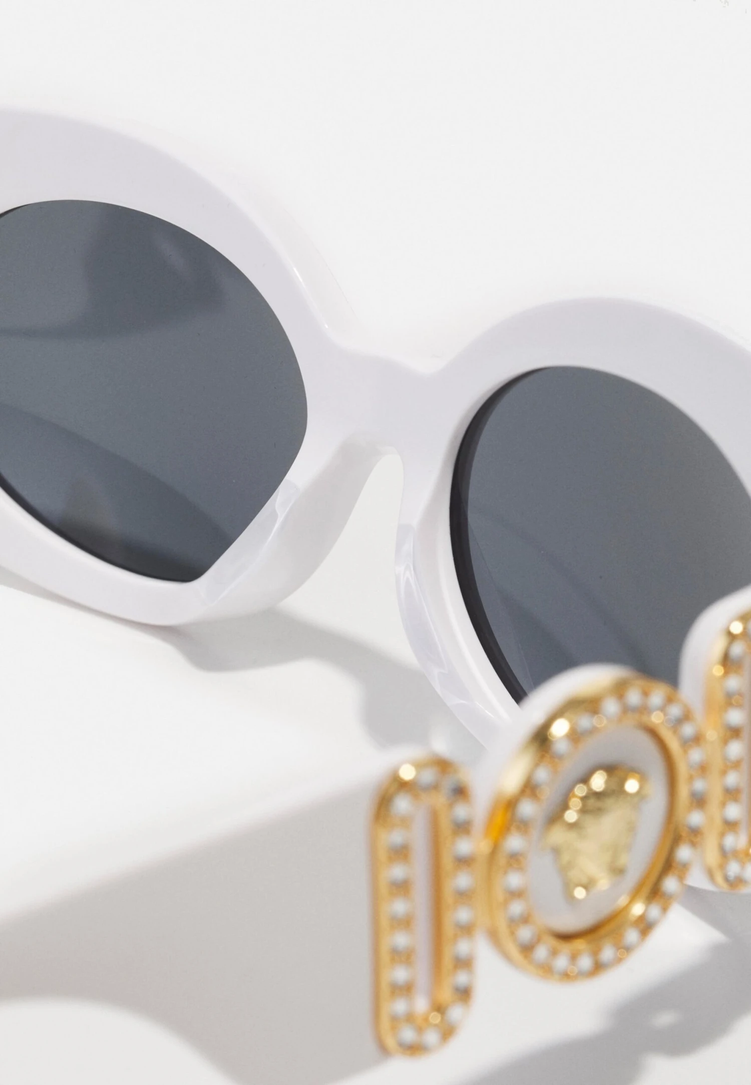 Versace Medusa BiggieOcchiali Da SoleWhite Donna Occhiali Da Sole 1VE51K02V-A11 3 Versace Medusa BiggieOcchiali Da SoleWhite Donna Occhiali Da Sole 1VE51K02V-A11 - immagine 3