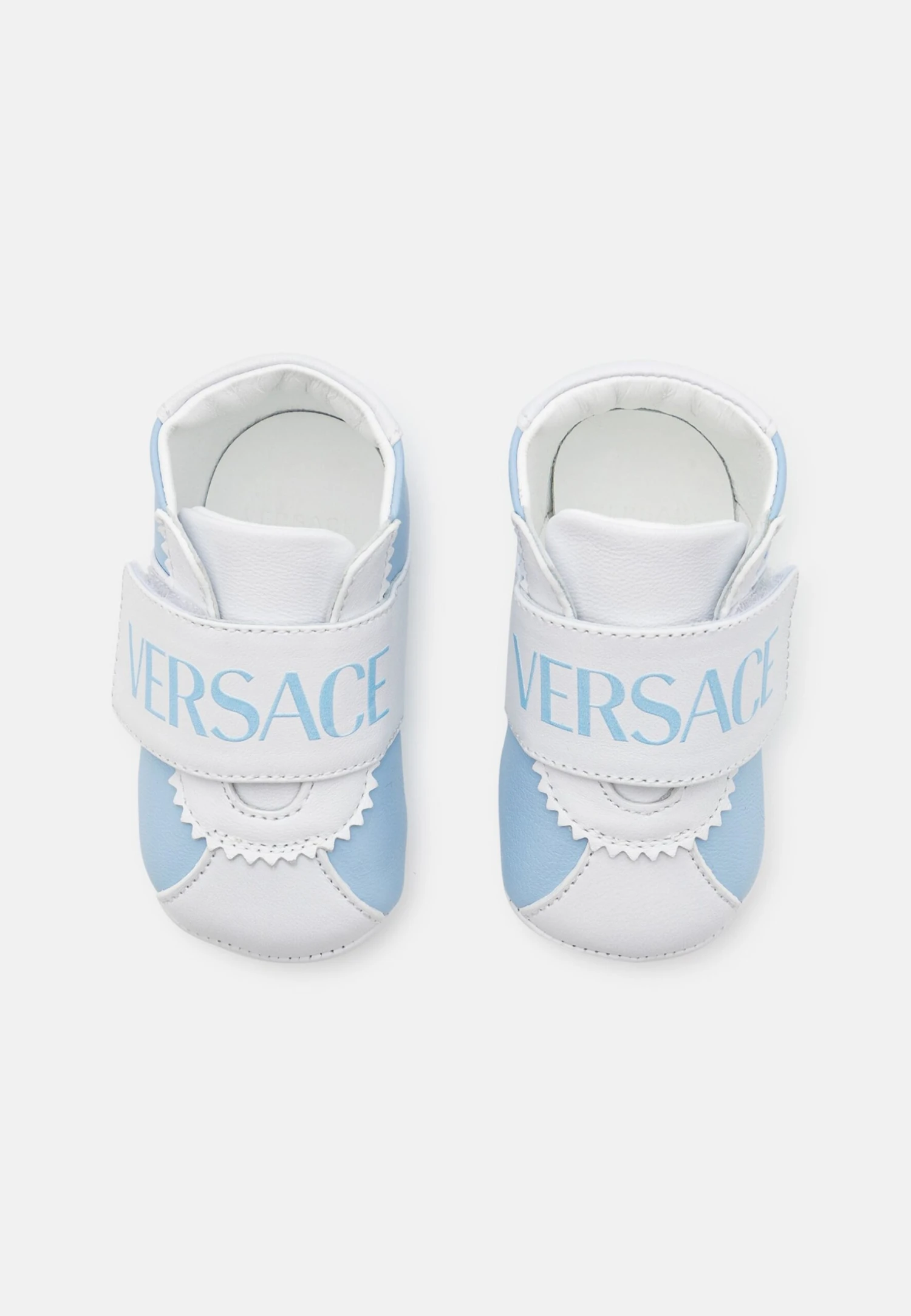 Versace Regalo Per Nascita - Baby Blue/White 4 Versace Regalo Per Nascita - Baby Blue/White - immagine 4