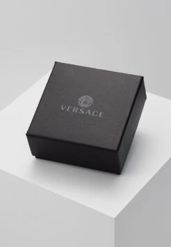 Versace CollanaCollanaNero/Oro Tribute Donna Gioielli 1VE51L00H-F12 10 Versace CollanaCollanaNero/Oro Tribute Donna Gioielli 1VE51L00H-F12 -Accessories 7a685dead0774149ba0b80613d25dbe8