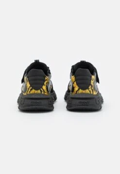 Versace Trigreca UnisexSneakers BasseBlack/Gold Bambini Sneakers 1VE16D010-Q11 8 Versace Trigreca UnisexSneakers BasseBlack/Gold Bambini Sneakers 1VE16D010-Q11 -Accessories 7a6e2e1b76eb4b079144d82a6093c776
