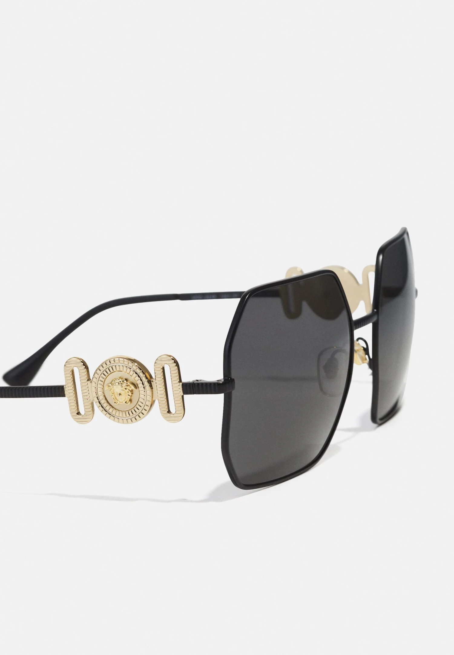 Versace Medusa BiggieOcchiali Da SoleMatte Black Donna Occhiali Da Sole 1VE51K02W-Q11 5 Versace Medusa BiggieOcchiali Da SoleMatte Black Donna Occhiali Da Sole 1VE51K02W-Q11 - immagine 5