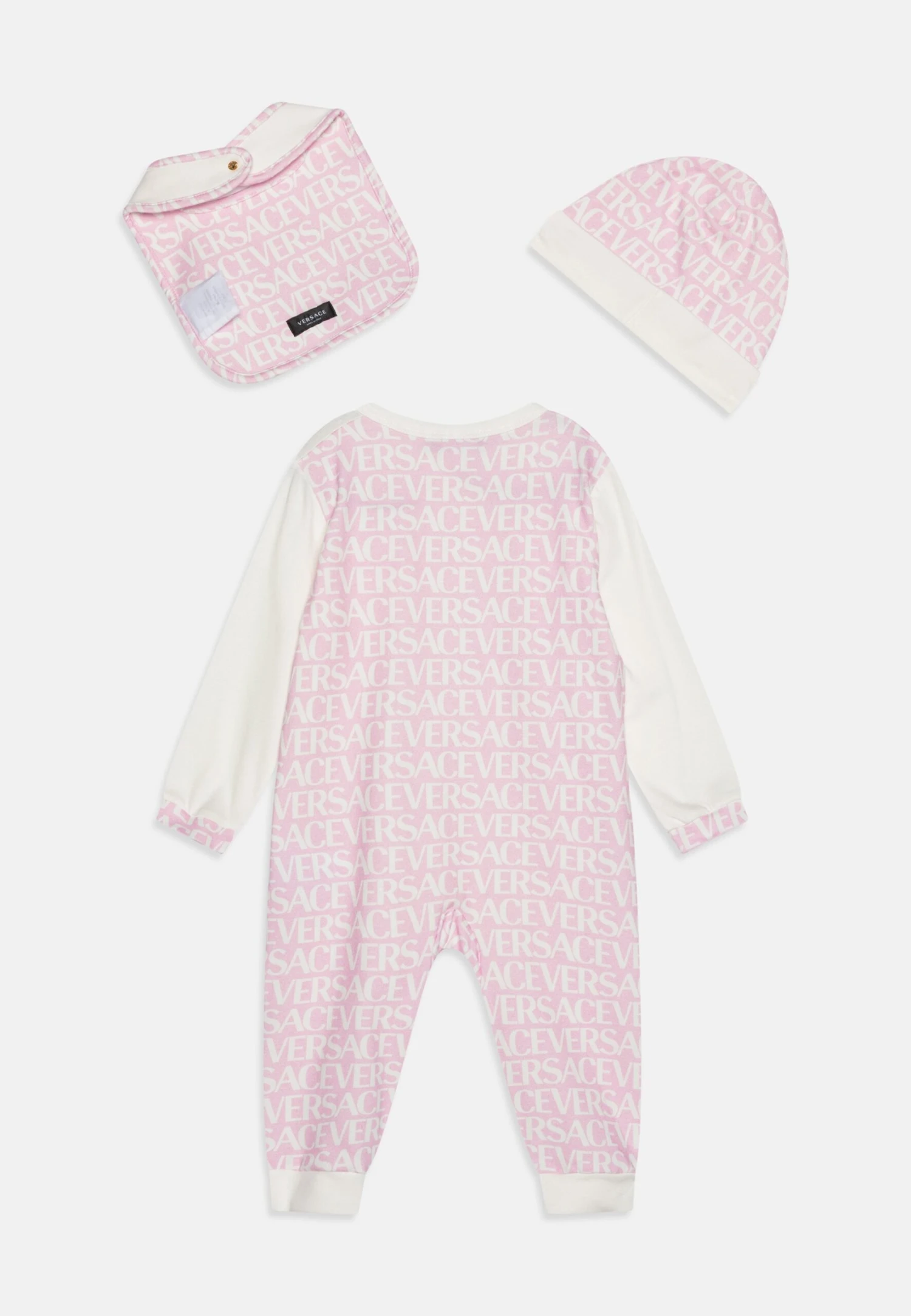 Versace Baby Gift Allover Kids Logo SetBerrettoBianco/Rosa Bambini Tute E Set 1VE23D00C-J11 2 Versace Baby Gift Allover Kids Logo SetBerrettoBianco/Rosa Bambini Tute E Set 1VE23D00C-J11 - immagine 2