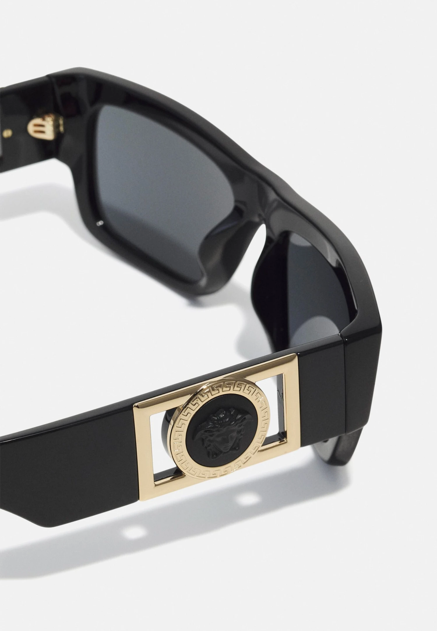 Versace UnisexOcchiali Da SoleBlack Donna Occhiali Da Sole 1VE54K026-Q11 3 Versace UnisexOcchiali Da SoleBlack Donna Occhiali Da Sole 1VE54K026-Q11 - immagine 3