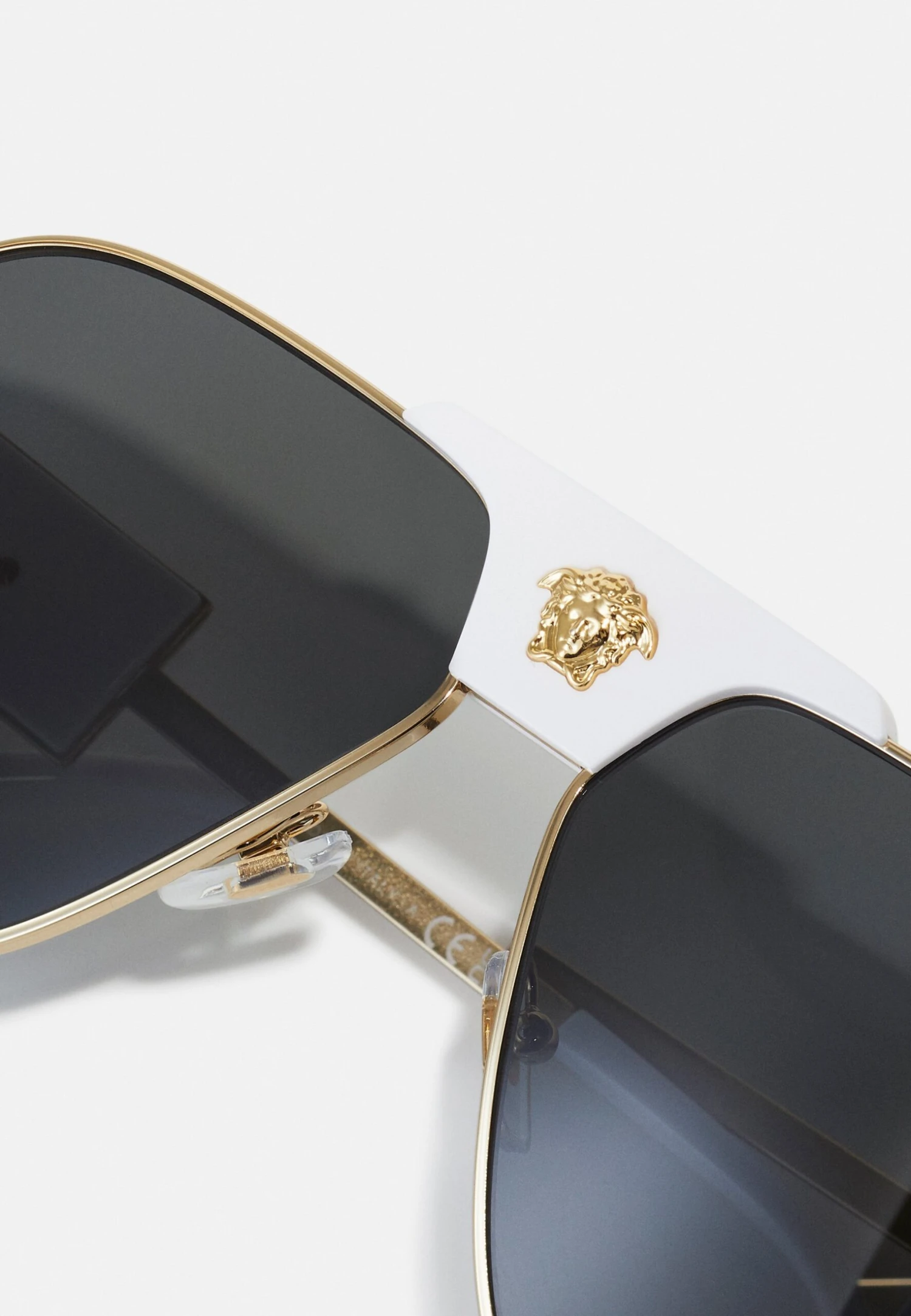 Versace UnisexOcchiali Da SoleGold Donna Occhiali Da Sole 1VE54K031-F11 5 Versace UnisexOcchiali Da SoleGold Donna Occhiali Da Sole 1VE54K031-F11 - immagine 5