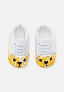Versace UnisexScarpe NeonatoWhite/Gold Bambini Scarpe Neonato 1VE16D014-A11 9 Versace UnisexScarpe NeonatoWhite/Gold Bambini Scarpe Neonato 1VE16D014-A11 -Accessories b3542a00d33d4dae81f4720dc1897d0f