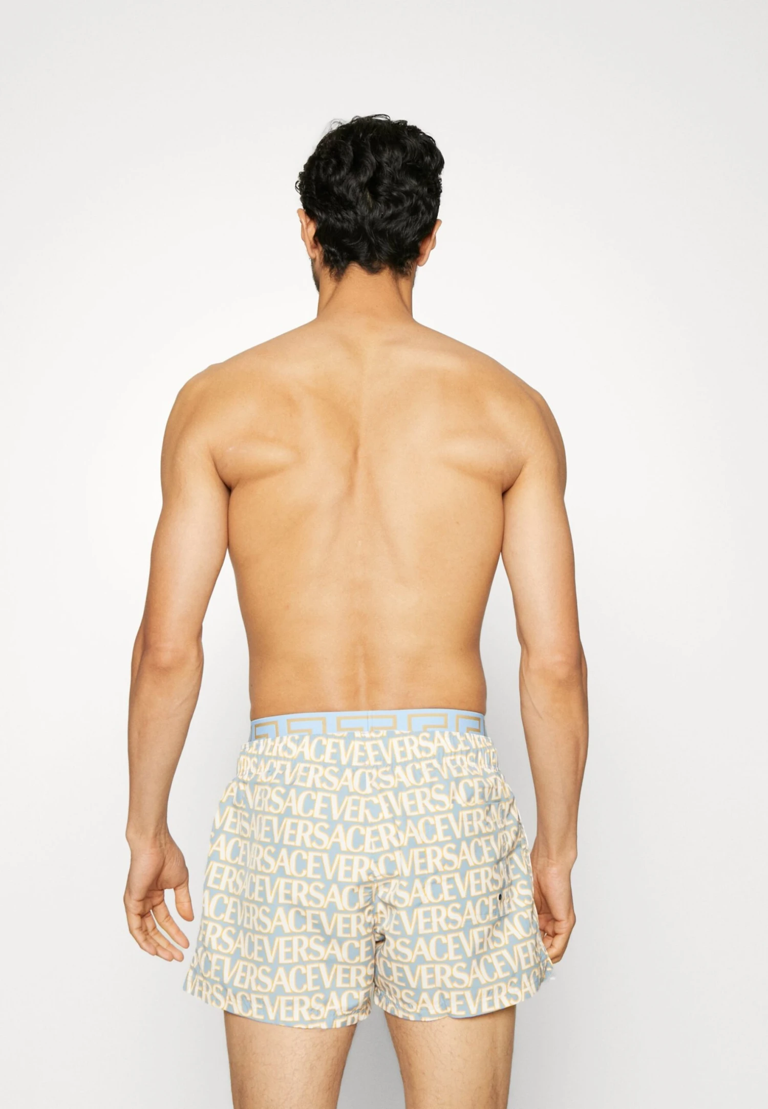 Golfo Versace La VacanzaShorts Da MareLight Blue/Ivory Uomo Moda Mare 1VE82H01V-K11 2 Golfo Versace La VacanzaShorts Da MareLight Blue/Ivory Uomo Moda Mare 1VE82H01V-K11 - immagine 2