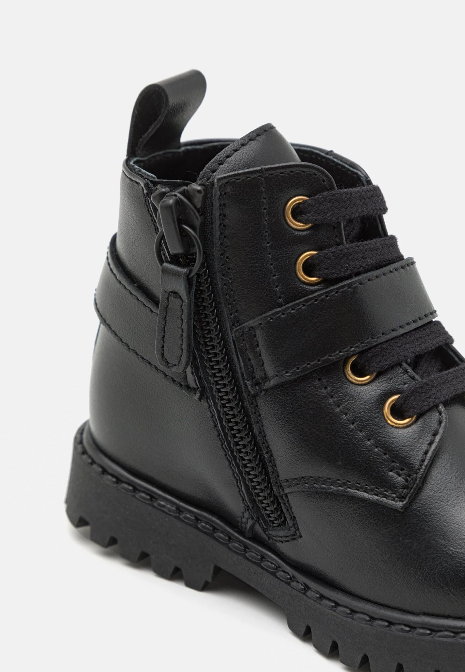 Versace Stivaletti StringatiBlack/Gold Bambini Stivali 1VE13I00F-Q11 6 Versace Stivaletti StringatiBlack/Gold Bambini Stivali 1VE13I00F-Q11 - immagine 6