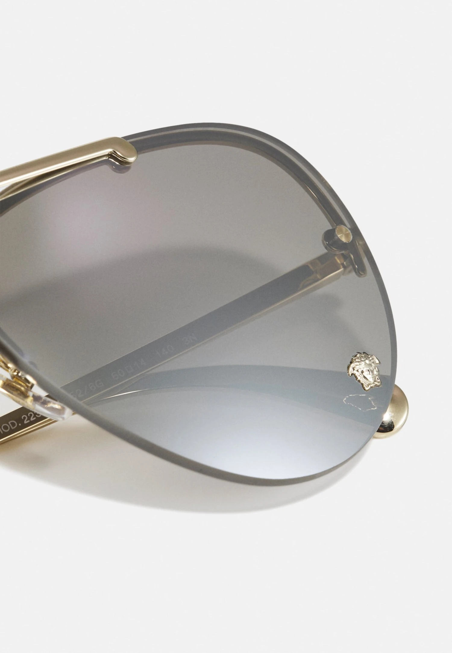 Versace UnisexOcchiali Da SolePale Gold-Coloured Uomo Occhiali Da Sole 1VE54K00T-F11 6 Versace UnisexOcchiali Da SolePale Gold-Coloured Uomo Occhiali Da Sole 1VE54K00T-F11 - immagine 6