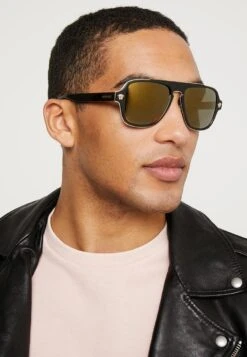 Versace Occhiali Da SoleDark Havana Uomo Occhiali Da Sole 1VE52K00P-O11 7 Versace Occhiali Da SoleDark Havana Uomo Occhiali Da Sole 1VE52K00P-O11 -Accessories d1e2d0a079a041799c9895c33819a955