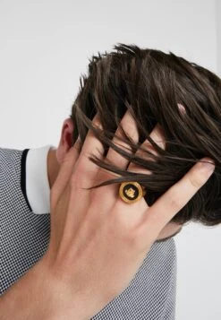 Versace Unisex - Anello - Nero/Oro Tribute -Accessories da23d5bf2e874f999579a15478d13beb
