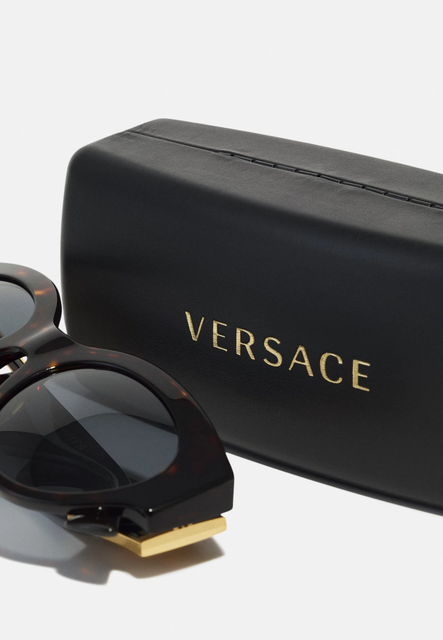 Versace Occhiali Da SoleDark Havana Donna Occhiali Da Sole 1VE51K037-O11 4 Versace Occhiali Da SoleDark Havana Donna Occhiali Da Sole 1VE51K037-O11 - immagine 4