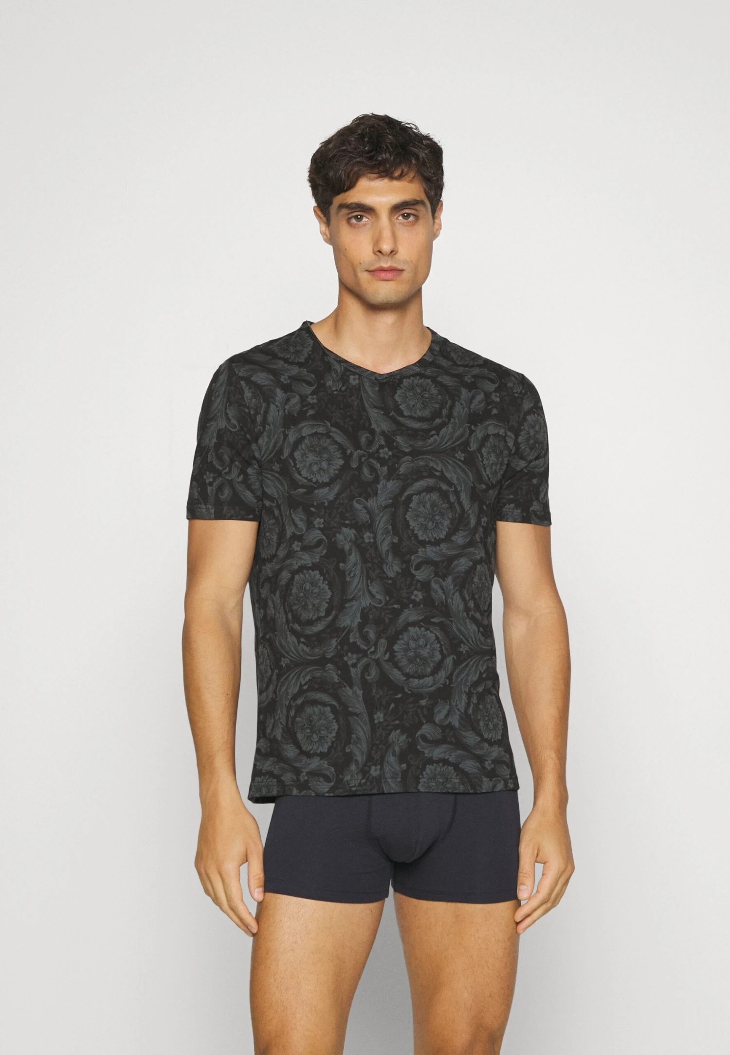 Versace Underwear Barocco All OverMaglietta IntimaBlack/Grey Uomo Intimo 1VE82Q00B-Q11 1 Versace Underwear Barocco All OverMaglietta IntimaBlack/Grey Uomo Intimo 1VE82Q00B-Q11