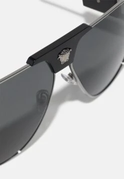 Versace UnisexOcchiali Da SoleGunmetal Uomo Occhiali Da Sole 1VE54K02V-C11 -Accessories e8a1ece7880a472c85b6a621b922a9c6