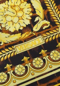 Versace Foulard UnisexFoulardCaramel/Black/Gold Donna Sciarpe 1VE54G01M-Q11 9 Versace Foulard UnisexFoulardCaramel/Black/Gold Donna Sciarpe 1VE54G01M-Q11 -Accessories ea914f75628a45d987c89a5ede26a3a4