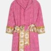 Versace Bath Robe Young Tessuto Spugna UnisexAccappatoioRosa Candy Bambini Intimo E Per La Notte 1VE86B00F-J11