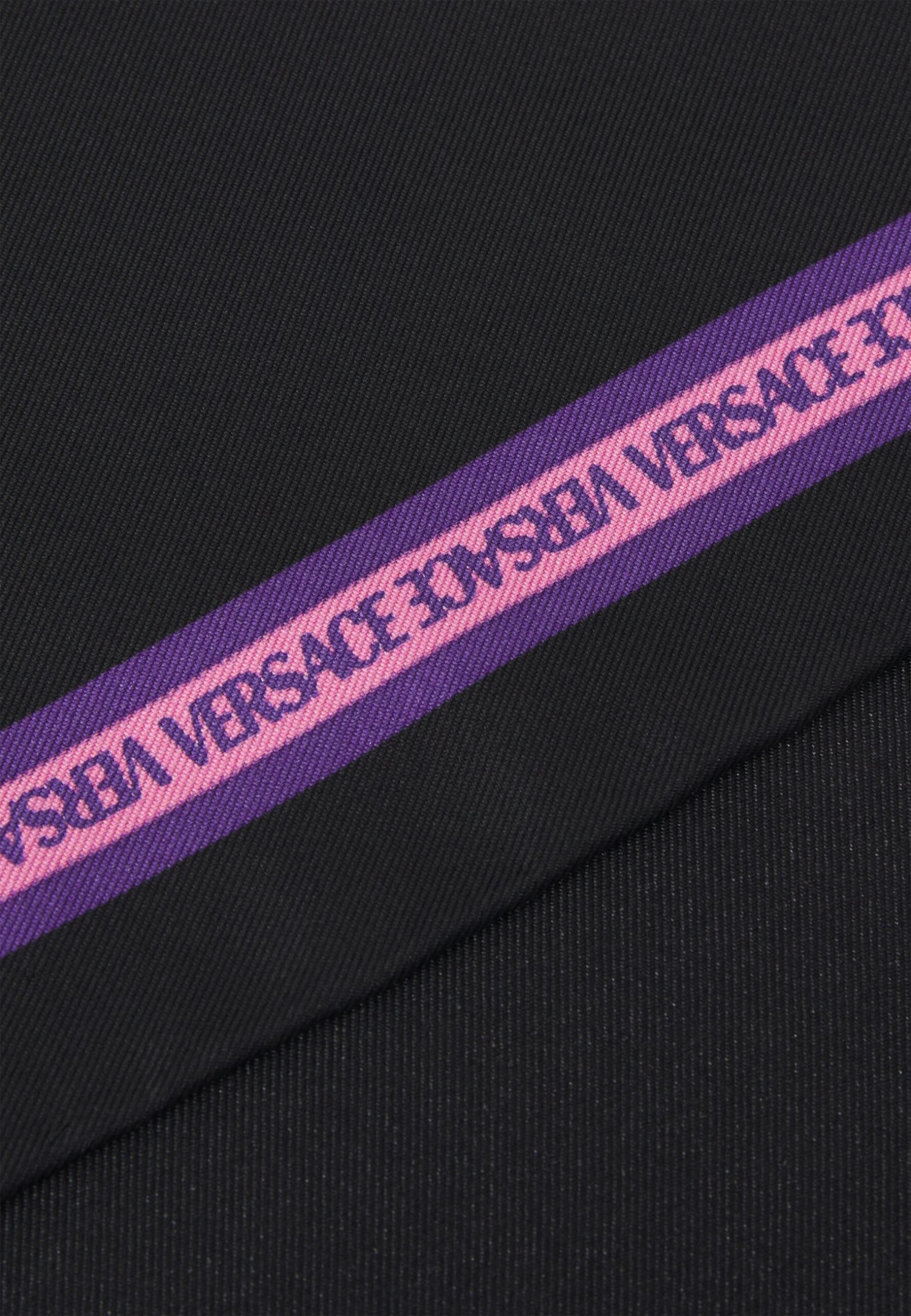 Versace Triangle UnisexFoulardMulticolor Donna Sciarpe 1VE54G01K-T11 3 Versace Triangle UnisexFoulardMulticolor Donna Sciarpe 1VE54G01K-T11 - immagine 3