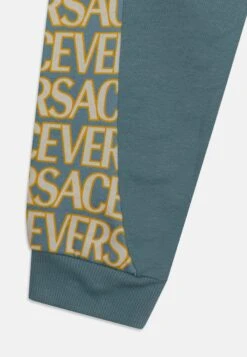 Versace Allover Kids UnisexPantaloni SportiviSky/Multicolor Bambini Pantaloni 1VE26B00Q-K11 5 Versace Allover Kids UnisexPantaloni SportiviSky/Multicolor Bambini Pantaloni 1VE26B00Q-K11 -Accessories fa87416e233d4ff3929c4f1630990a0d